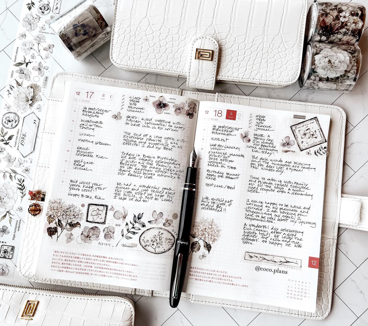 Tips to manage the holiday season with your journal or planner
