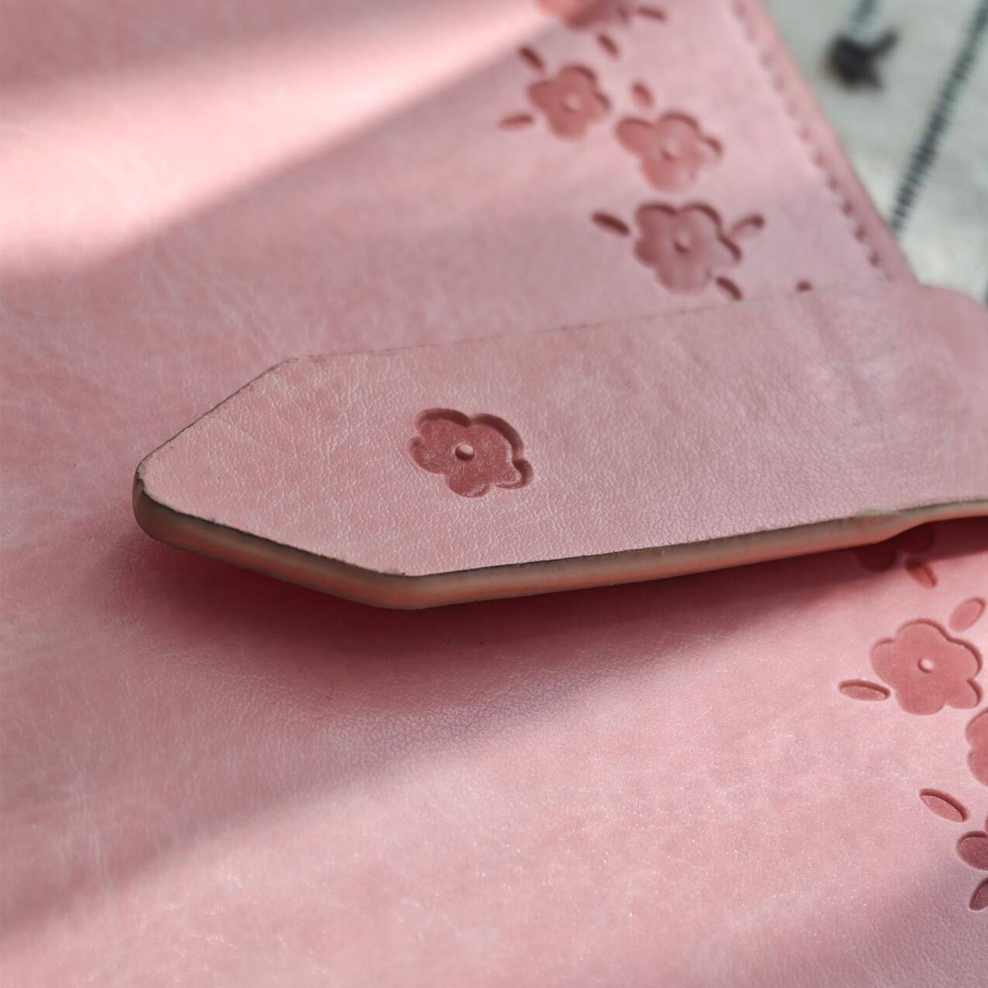 WT Blush Loose-Leaf Journal (A6 Personal)