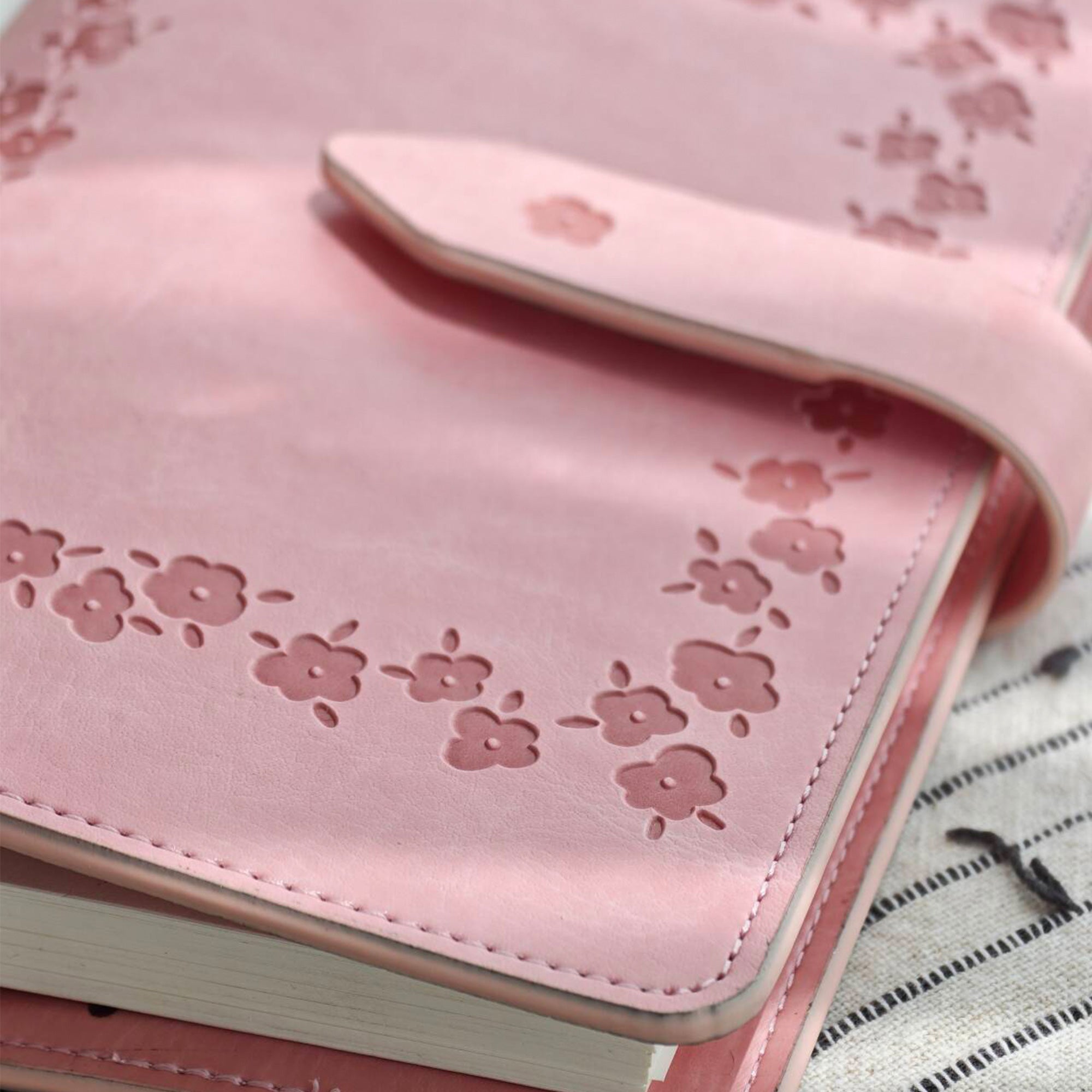 WT Blush Loose-Leaf Journal (A6 Personal)